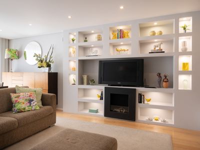 Elegant Escapes w/ hot tub, garden & garage