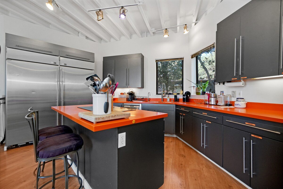 Enlightenment House in Magical Oakland Hills gallery image 5