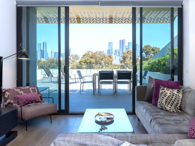 Cosmo Stays- Penthouse with Incredible City View