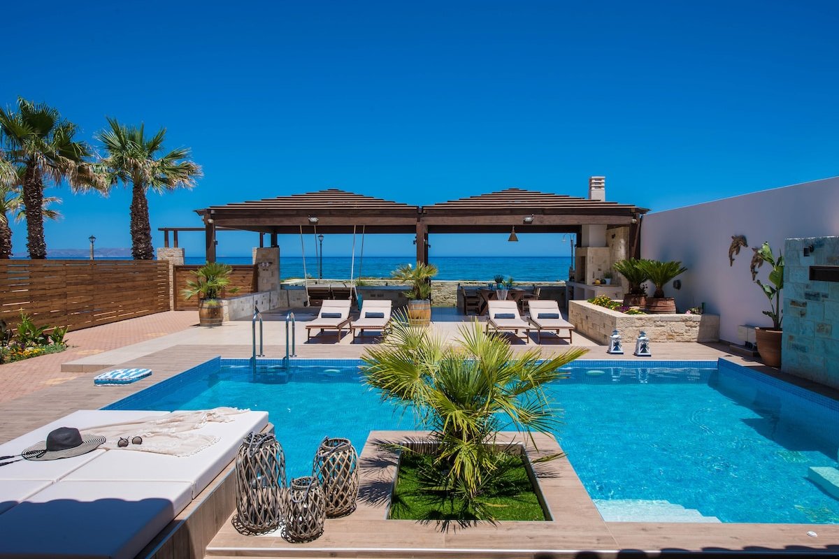 Mare Beach Villa gallery image 2