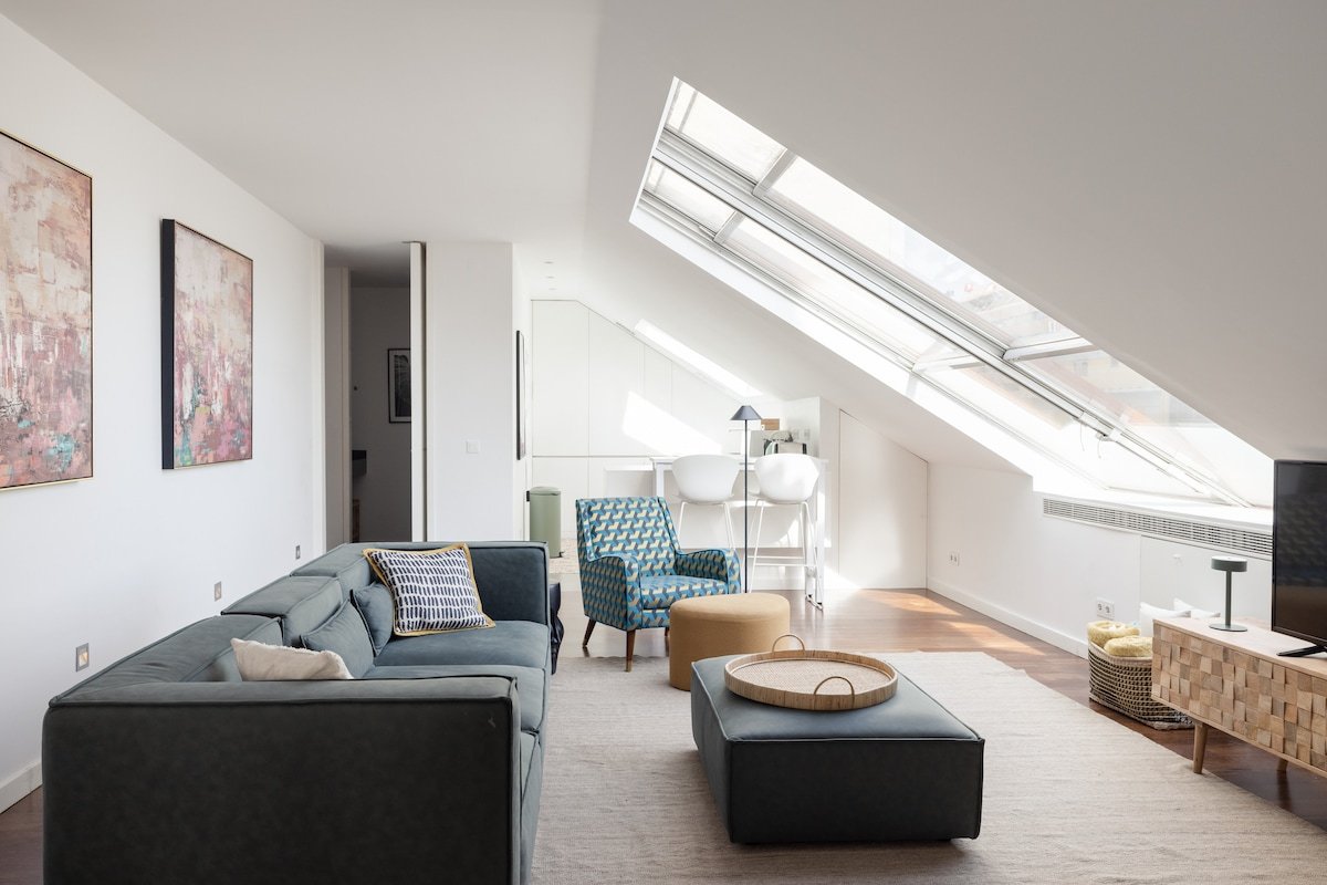 Deco Gem in City Center gallery image 2