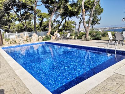 Louis Luxury Villa by living in blue gr