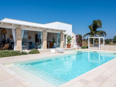 Luxury Apulian Villa w/ AC, Jacuzzi & Pool