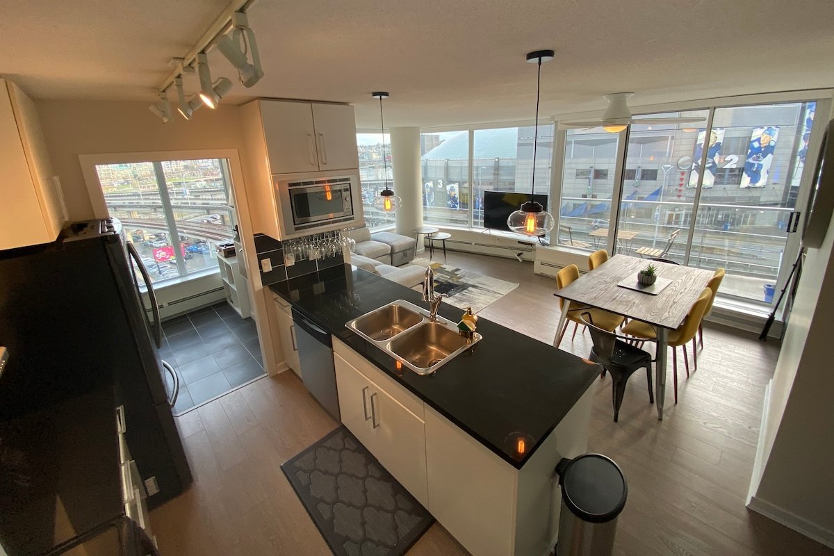 Unbeatable Panoramic Views (downtown,free parking) gallery image 3