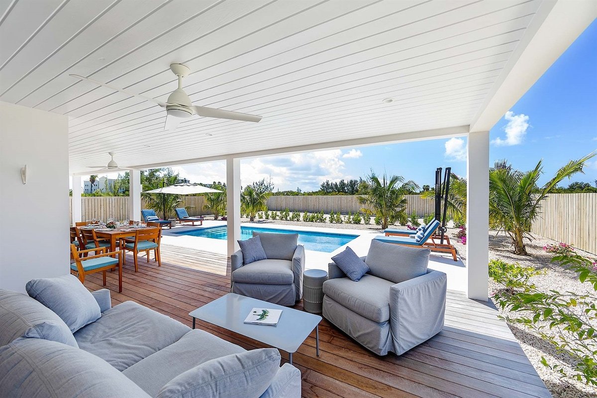 Villa Alee: Pool & Golf Cart, Walkable to Beach