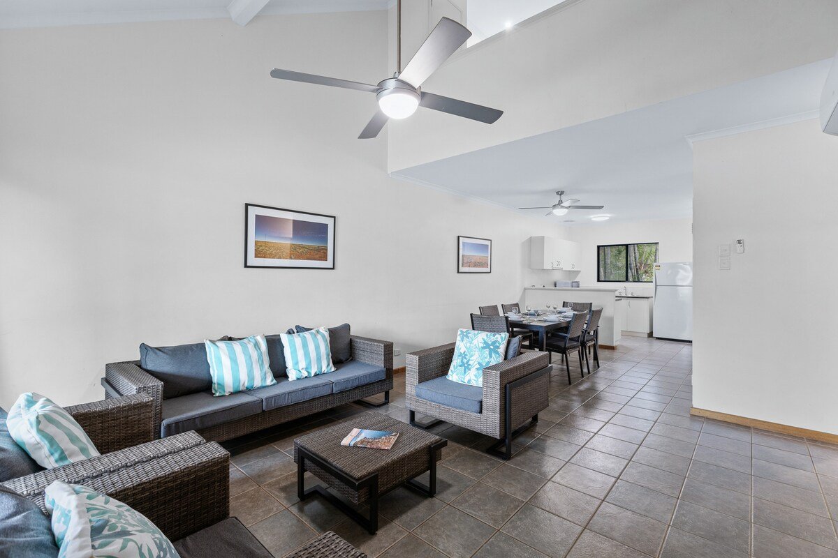 Cable Beach Apartments – 3 Bedrooms gallery image 2