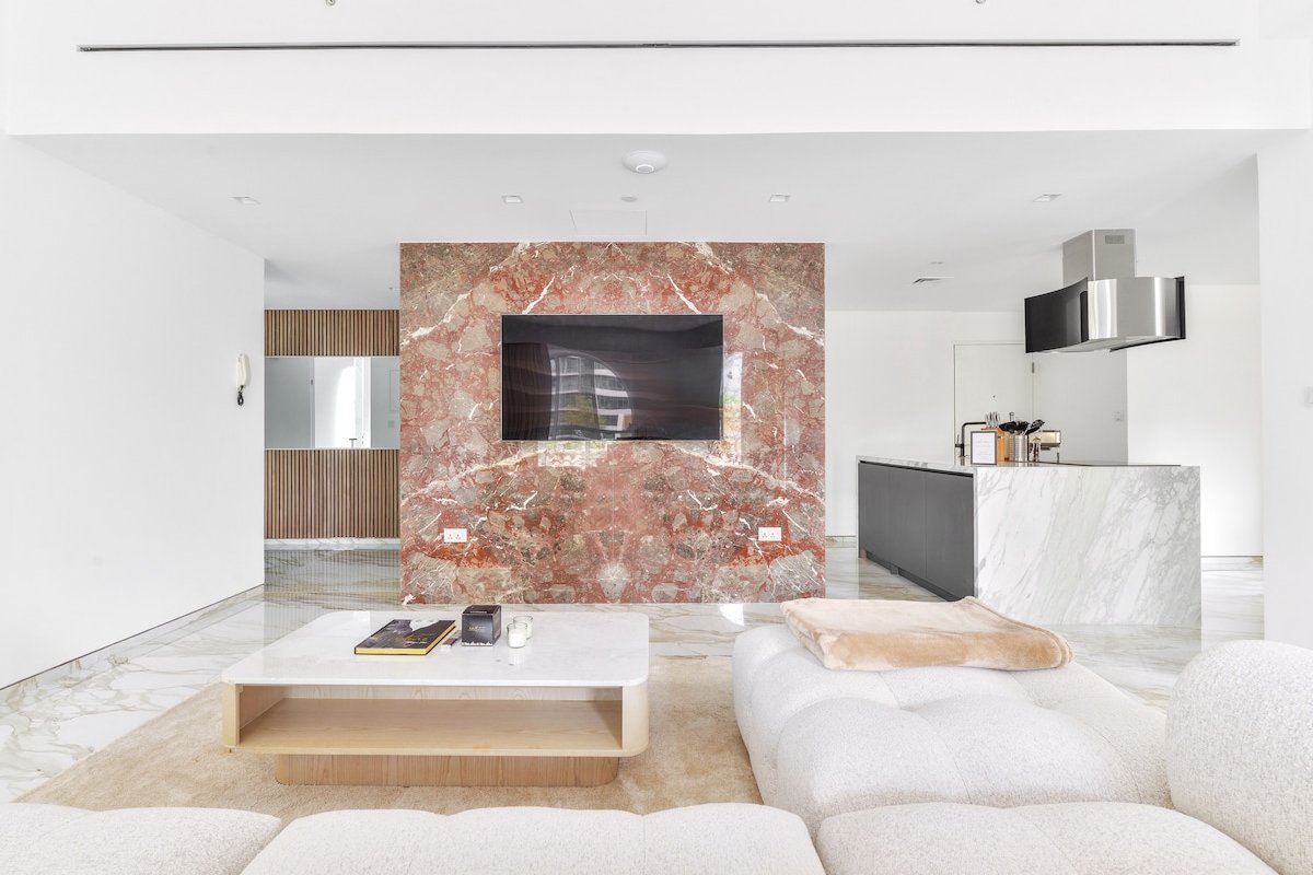 Cozy 1BR in Bahar near JBR Beach gallery image 4