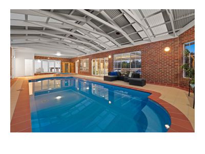 Indoor heated pool & spa, 7 bedroom 1000sq m home