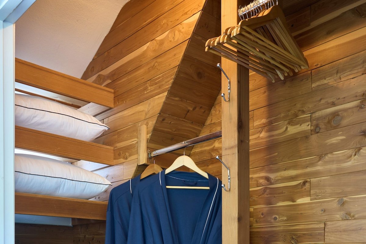 Whimsical Los Feliz House – Pool-Fire Pit-Dogs OK! gallery image 4