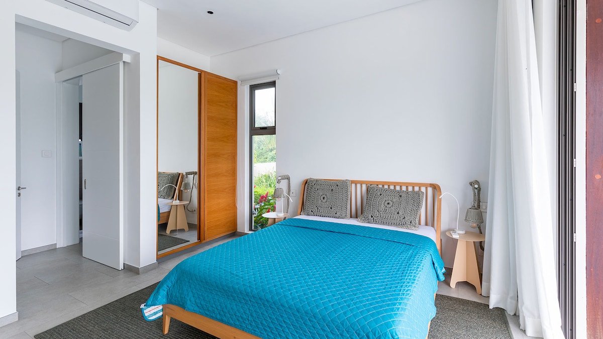 Luxury, Villa Ahura, pool, on Anahita golf course gallery image 4