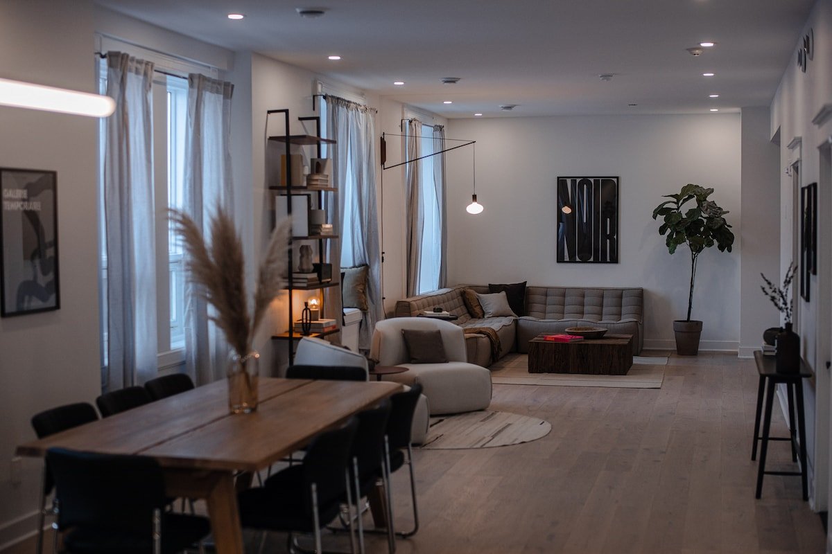 Stunning 6 Bedroom Penthouse in Old Montreal! gallery image 5