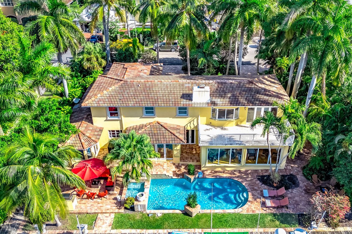 Heated Pool & Hot Tub! Waterfront Antique/Vintage!