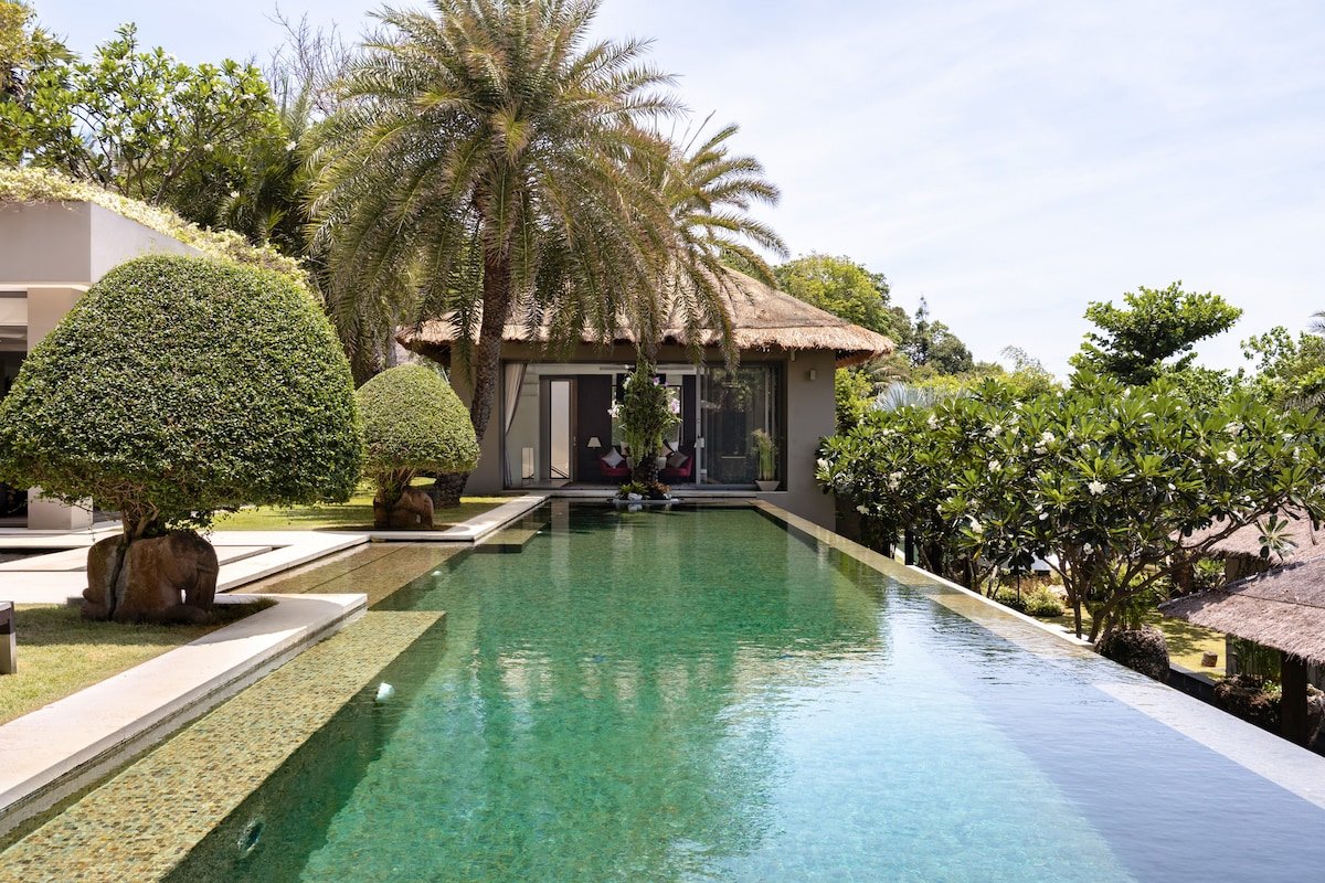 Sangsuri Villa 3: Chef, Full Service, Beachfront gallery image 3