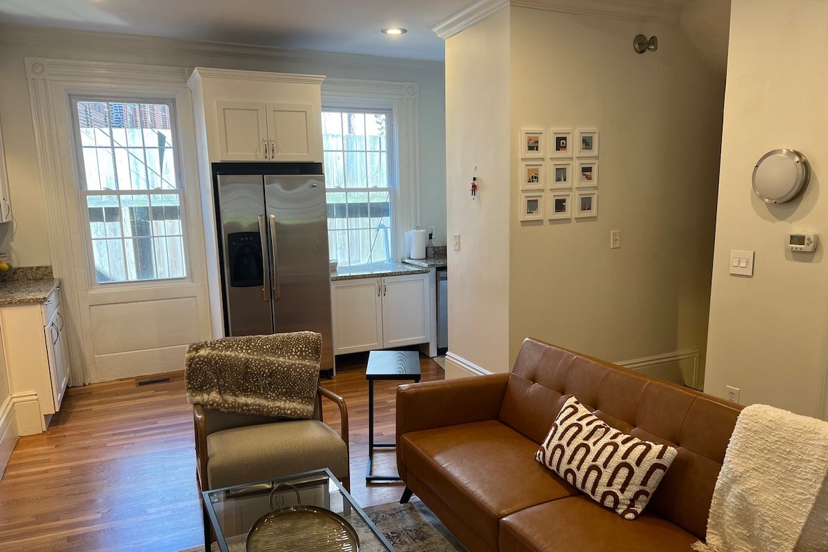 Condo in downtown Boston gallery image 4