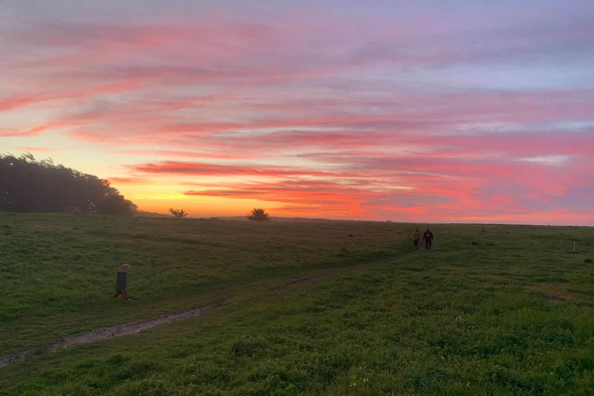 Poplar Beach Home and Guesthouse with Hot Tub