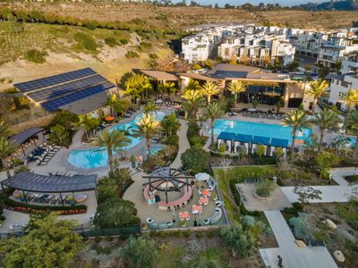 NEW Luxury Townhouse + Rooftop Deck