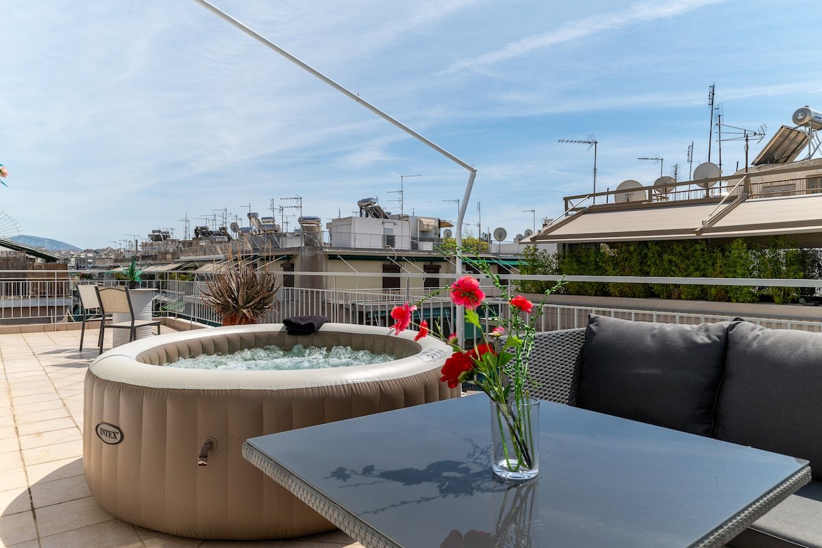 3BDR Penthouse -w/huge Balcony & hot tub-Jacuzzi gallery image 2