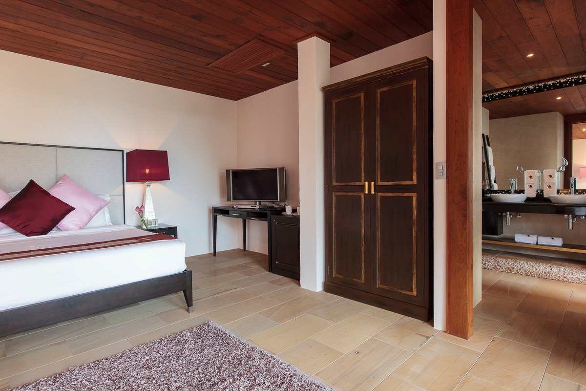 Beachfront, lap pool, 2 master BR, kids room, chef gallery image 2