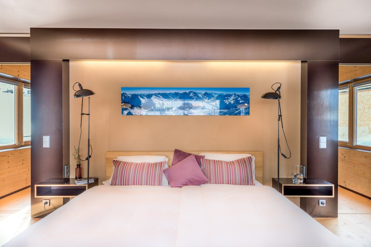 Chalet Red gallery image 5