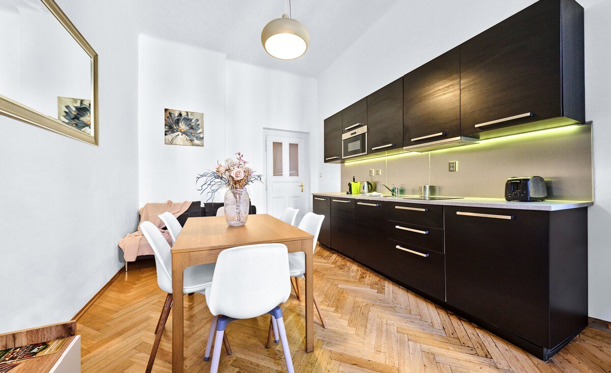 Modern 3-bedroom Lesser Town Apartment w/ terrace gallery image 4