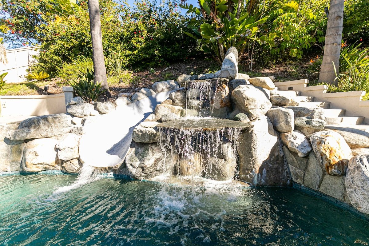 Luxurious Home w/Hot Tub & Pool + Water Slide gallery image 3