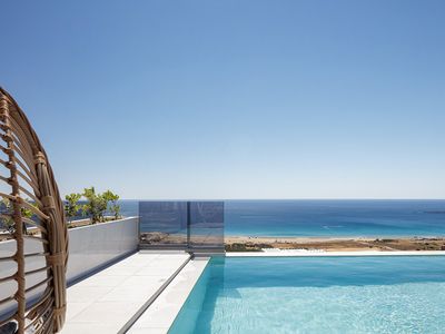 Villa Erato, 2 BD, private pool, sea views!