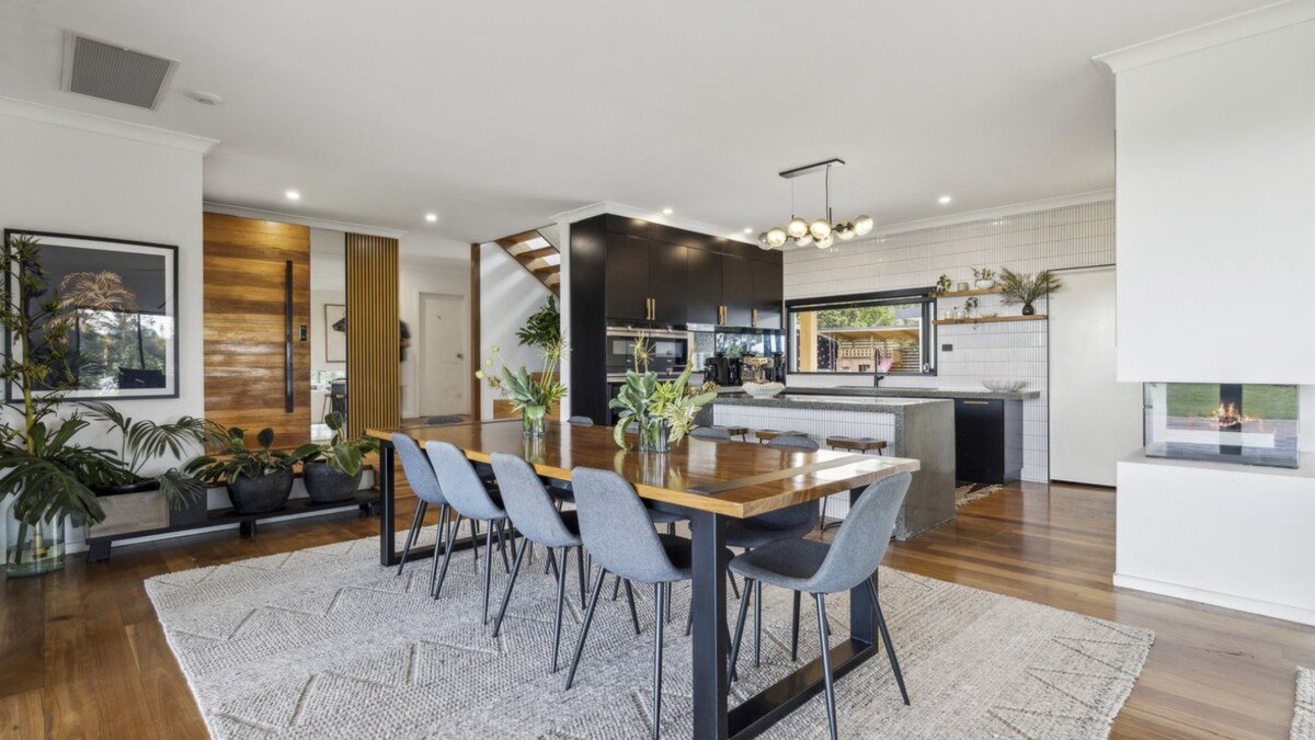 Sapphire Del Mar – Pool Sauna Gym Spa Sleeps 13 gallery image 5