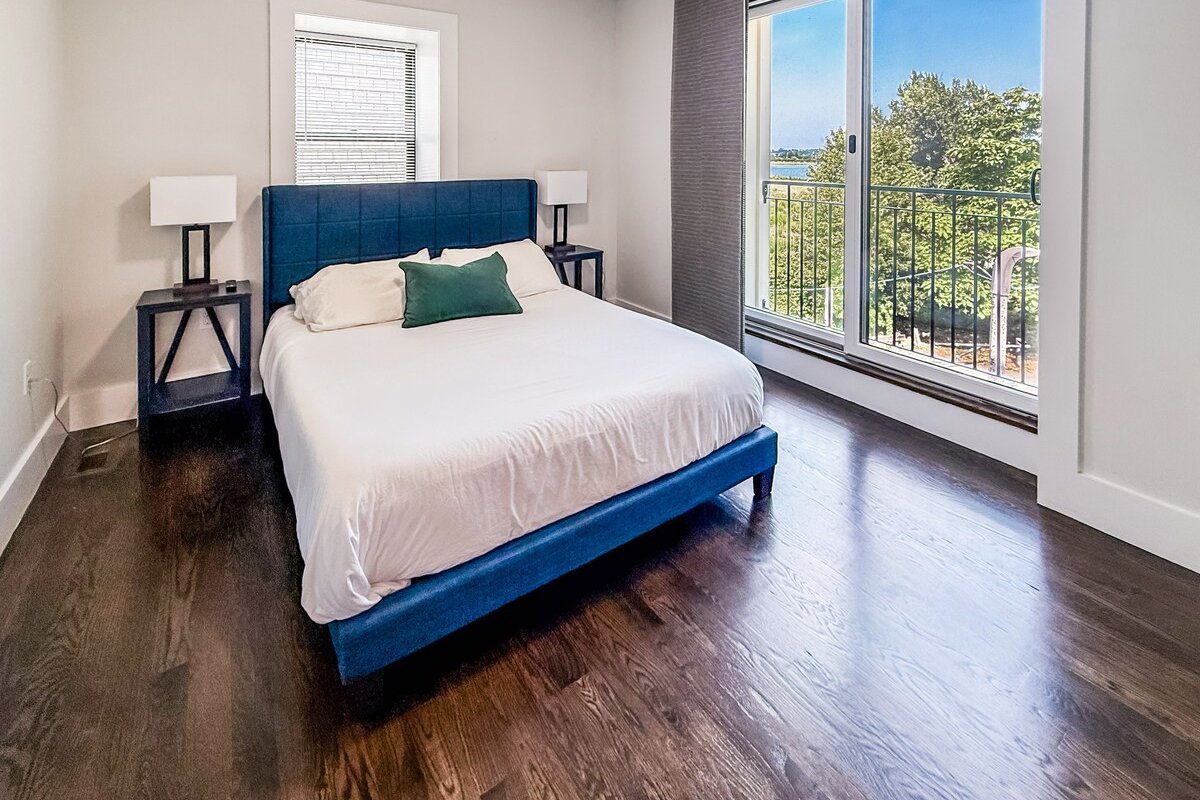 (DR52) Spacious 6 bed, Close to City, Roof deck! gallery image 4