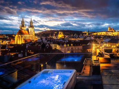 6BR Billionaire’s NEST HOT TUB + 3 teraces