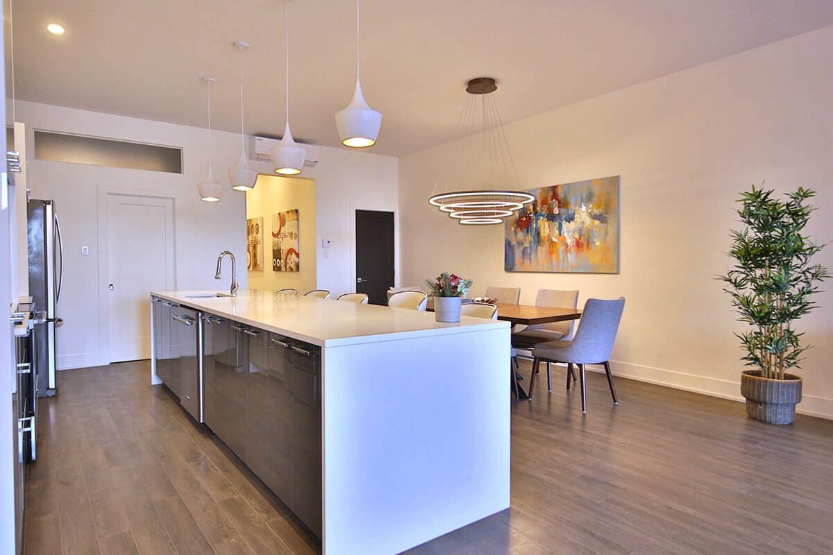 Deluxe 3 bedroom Condo♥Old Port♥Private terrace gallery image 4