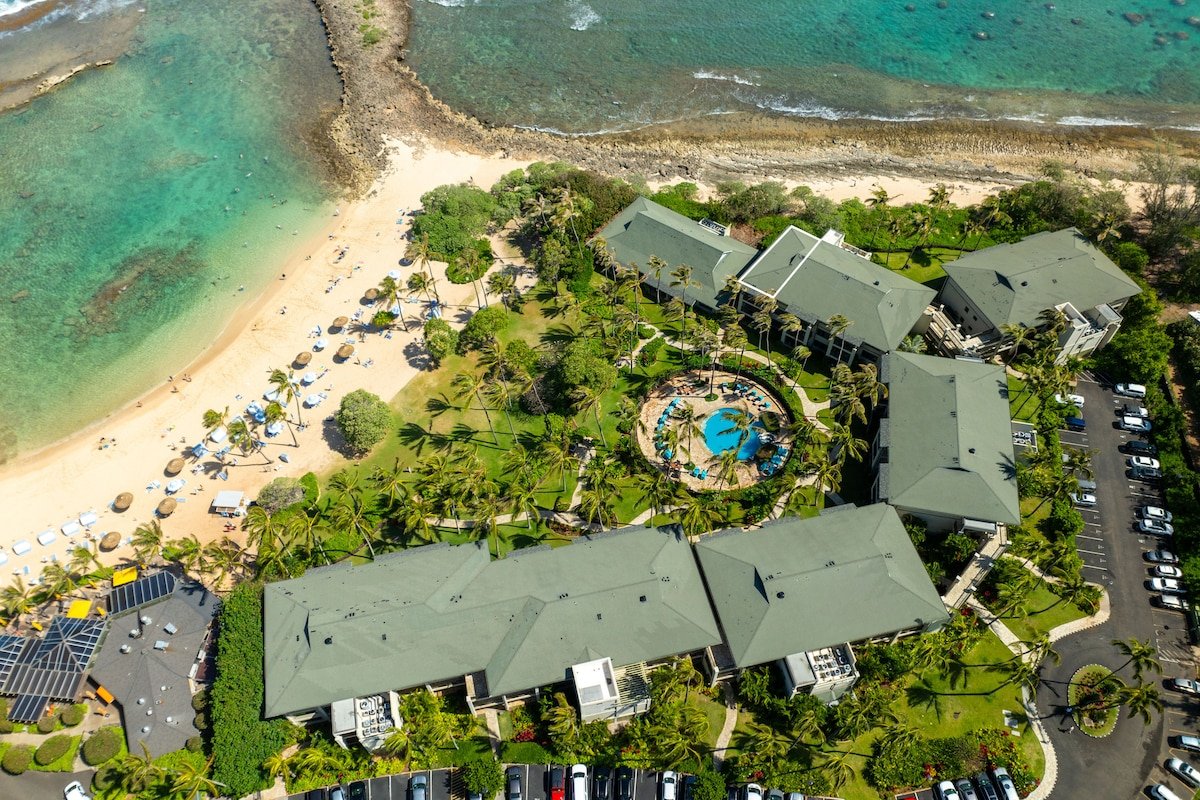 Stunning Corner Villa, Ocean Views From Every Bed gallery image 2