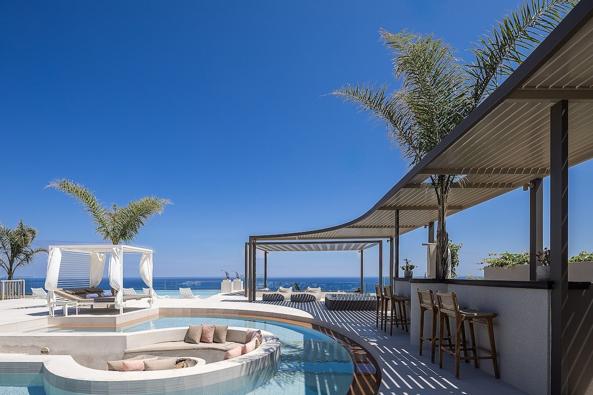 Villa Belle, Sea Views & Sunset Magic by etouri gallery image 2