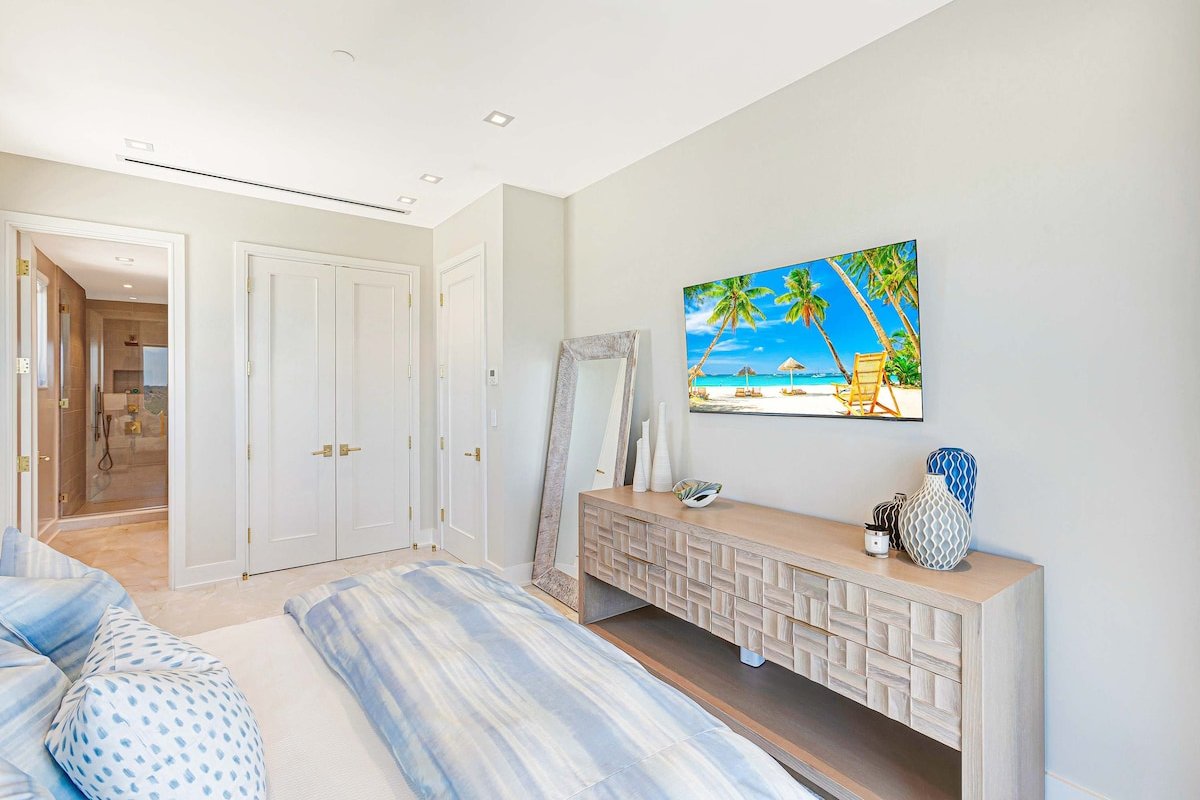 Exclusive Oceanfront Three-bedroom Condo in Nassau gallery image 5