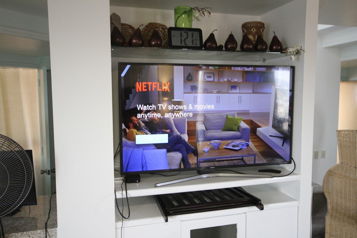 “Artful Comfort in the Heart of Lomas W Balcony” gallery image 5