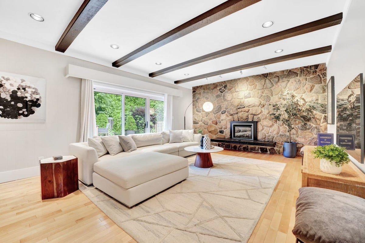 Award Winning Luxury Home with Heated Pool + Sauna gallery image 5