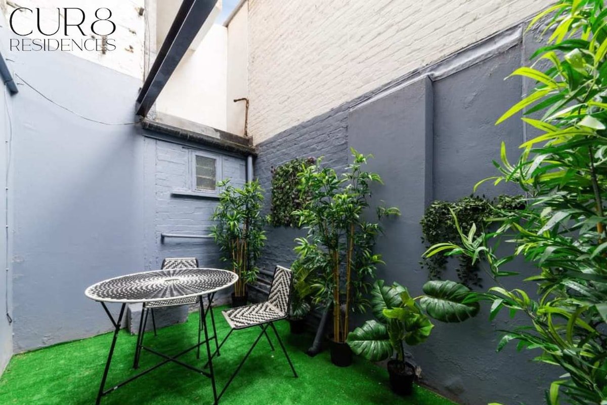 Luxury Chelsea House with Parking gallery image 5