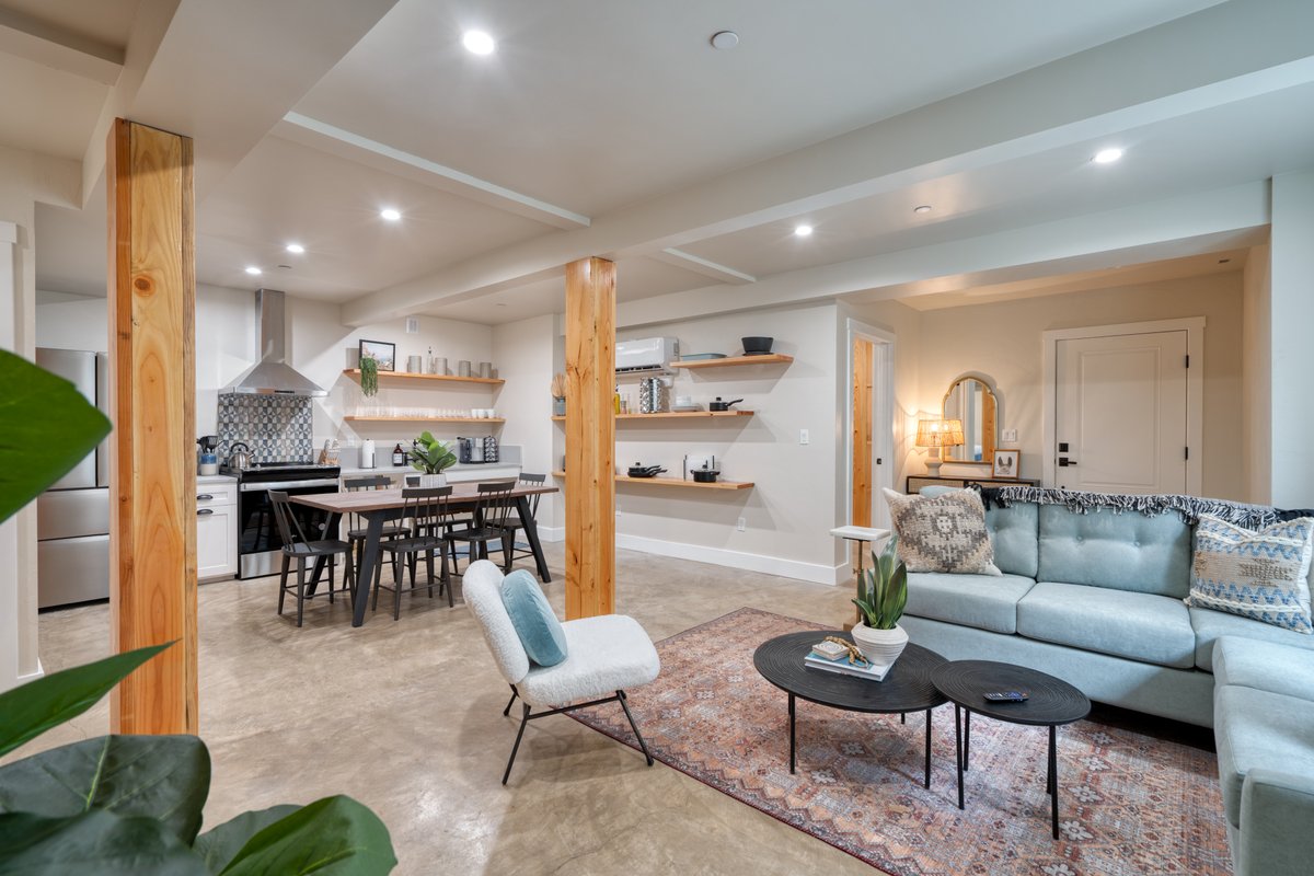 Modern Spanish 3BR | Steps to Mississippi