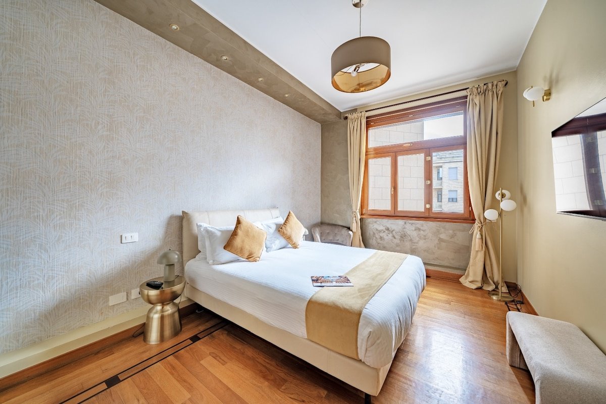 Luxury 3 Bedroom Apartment – 6 Guests – Duomo gallery image 3