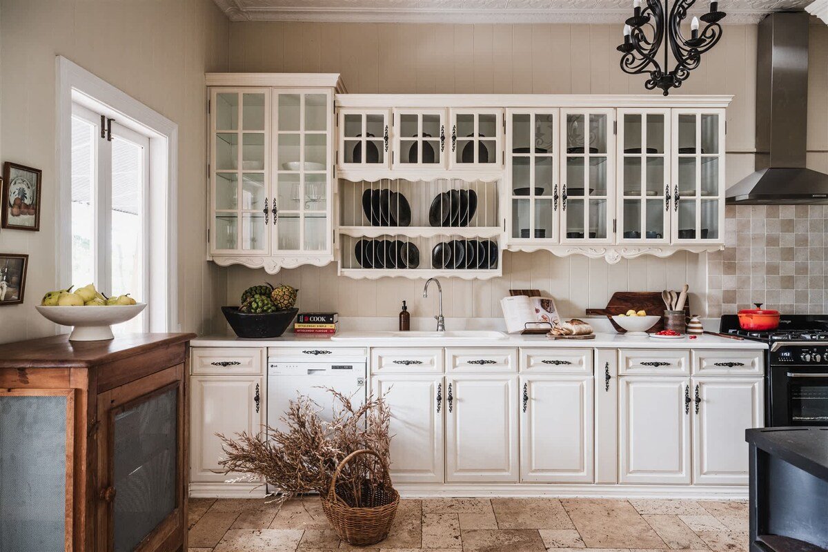 Montville Estate – Luxury Hinterland Home & Pool gallery image 5