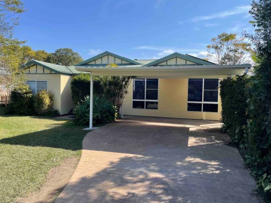 Paradise house with a pool, deck and amazing view gallery image 4