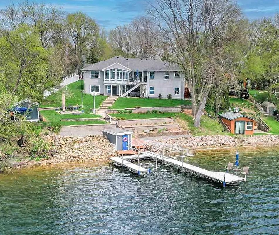 Large lakefront home on very desirable lake! gallery image 2