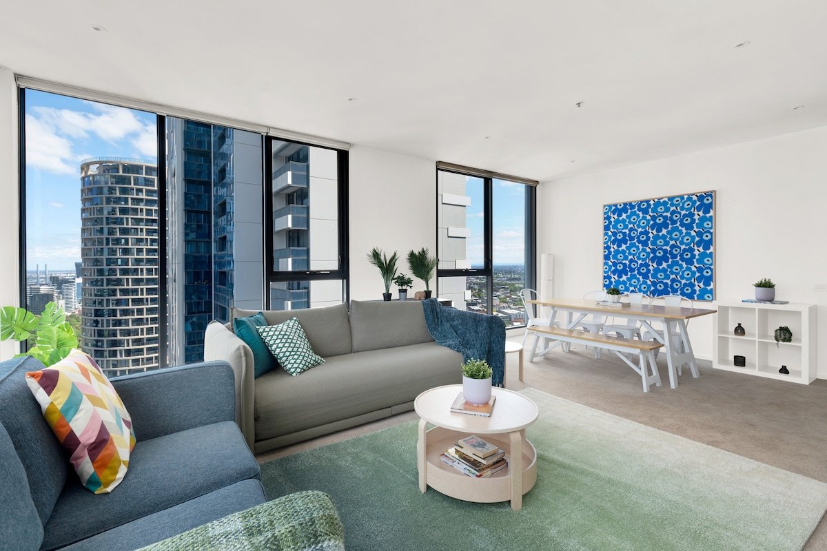 Melbourne CBD Oasis! Pool, View gallery image 4