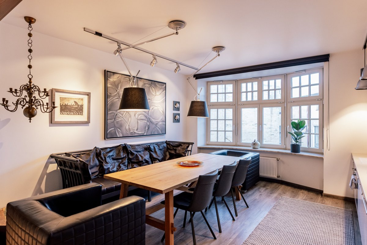 Art House apt. w/ three bedrooms