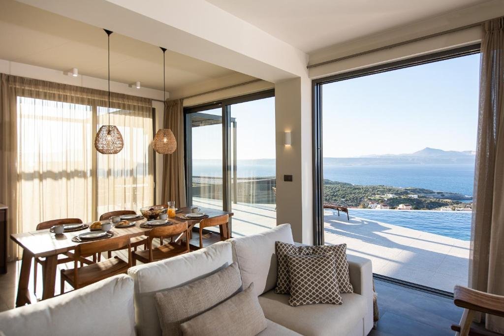 Saint Tropez Vila 4BD 4BA Seavie gallery image 2