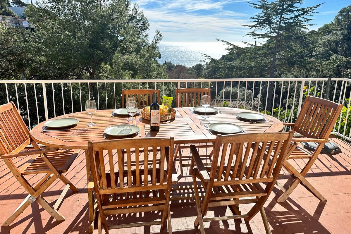 Villa frente al Mar con Piscina y Playa Privada