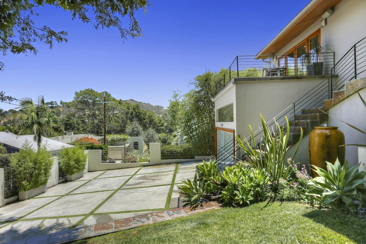Hollywood Hills Retreat (upper) gallery image 4