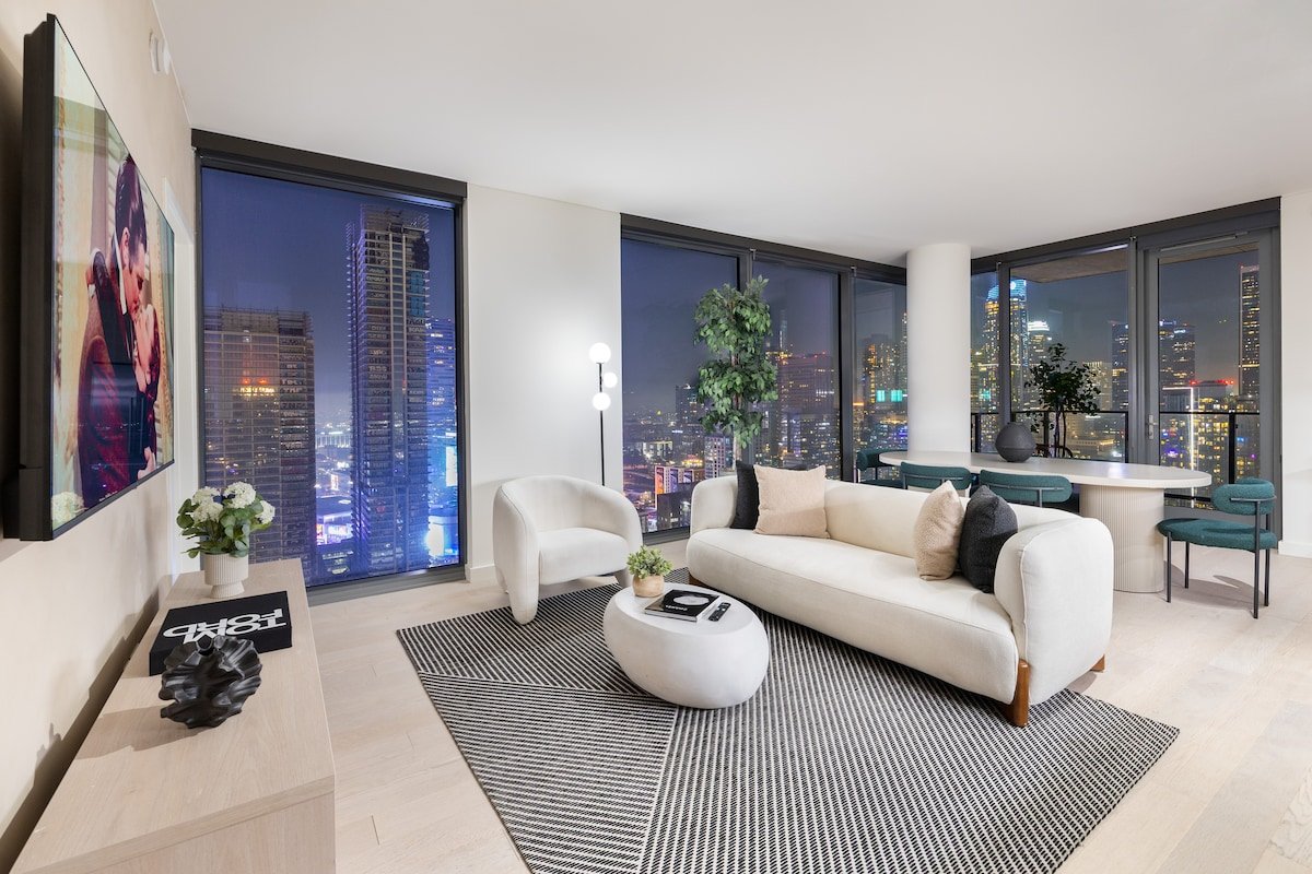 Downtown LA High Rise Oasis gallery image 2