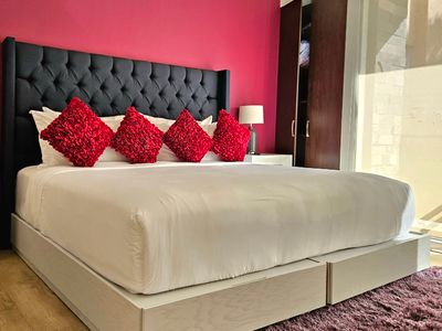 Chic with Loads of Sun & 3 Balconies Near Reforma