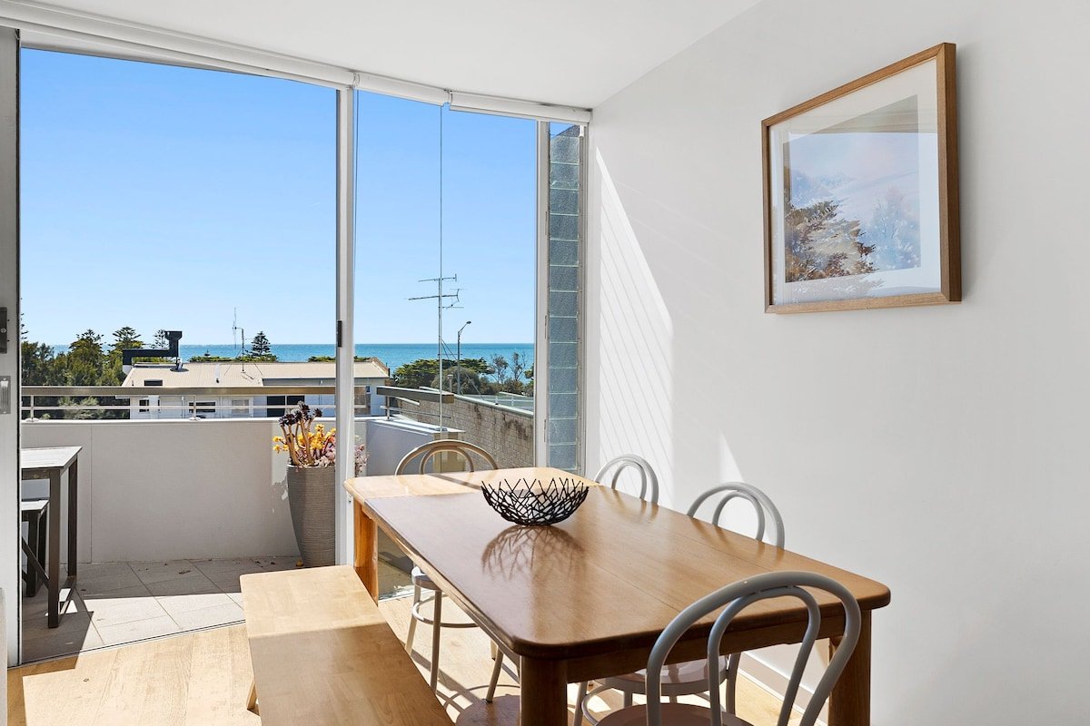 Apartment Three-17 – Lorne Holiday Stays gallery image 2