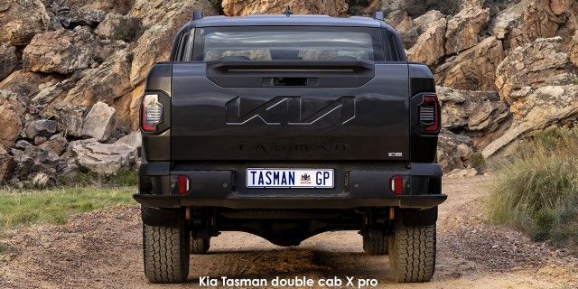 TASMAN 2.2D X-PRO P/U D/C A/T 4X4 gallery image 14